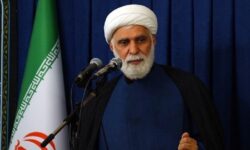 امام جمعه کیش: ملت ایران در برابر تهدیدات دشمنان استوار و مصمم است