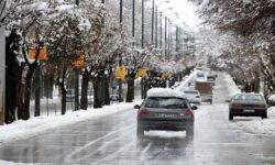 بارش برف و باران در برخی جاده‌های کشور / انسداد ۱۰ محور اعلام شد