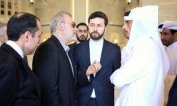 بررسی آخرین تحولات مذاکرات هسته‌ای میان لاریجانی با وزیرخارجه قطر