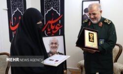 تجلیل فرمانده کل سپاه از شهید حسین سلامی و اعطای درجه سپهبدی