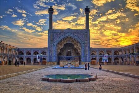 دعوت از کارشناسان یونسکو برای بررسی عبور مترو از جوار مسجد جامع اصفهان 