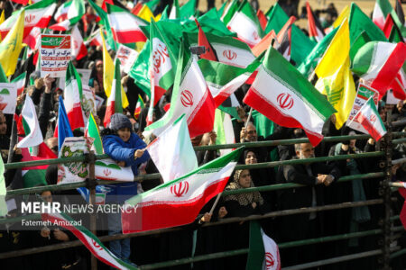 دعوت بیت آیت‌الله محمودی گلپایگانی ازمردم برای حضور درراهپیمایی ۲۲بهمن
