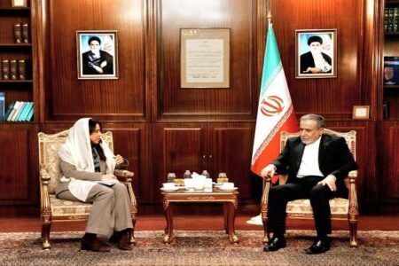 دیدار وزیر مشاور در وزارت امور خارجه امارات با وزیر امور خارجه