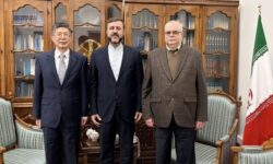 رایزنی و تبادل نظر سفرای چین و روسیه با غریب آبادی