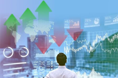 رقابت شانه‌به‌شانه بازارهای سهام و طلا در دی برای کسب بازده