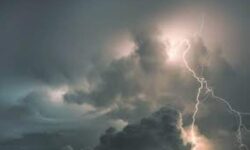 رگبار تگرگ و رعدوبرق استان مرکزی را فرا می گیرد