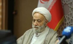 قرائتی: نماز باید با گفت‌وگو و ارتباط قلبی به دانش‌آموزان معرفی شود
