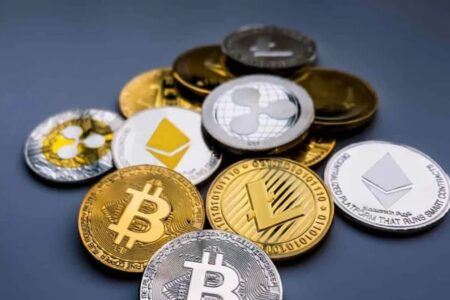 قیمت ارزهای دیجیتال امروز دوشنبه ۲۰ بهمن ۱۴۰۴ / بیت‌کوین و اتریوم با کاهش اندک معامله شدند