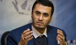 متفکرآزاد: ۲۲ بهمن صحنه نمایش اقتدار و وحدت ملت ایران است