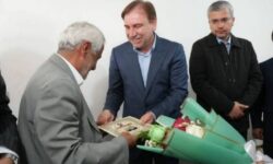 مسئولان استان بوشهر با خانواده شهید امنیت دیدار کردند