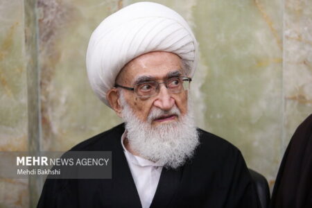 موتورسواری بانوان با رعایت موازین شرعی و اخلاقی اشکالی ندارد