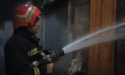 مومنی: آتش‌سوزی جزئی در پیاده‌ راه فرهنگی رشت مهار شد