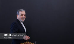 ورود وزیر امور خارجه کشورمان به مسقط