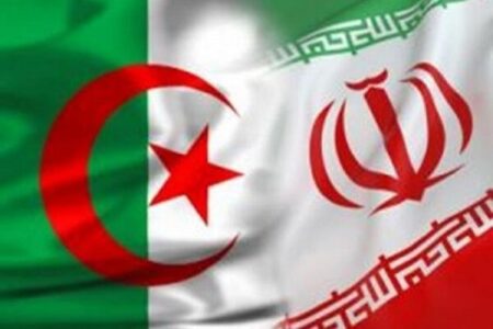 وزیر خارجه الجزایر سالگرد پیروزی انقلاب اسلامی را به عراقچی تبریک گفت