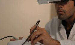 چین پایگاه صادرات «شبیه‌ساز جراحی چشم» ایرانی شد