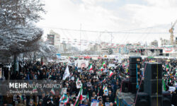 ۲۲ بهمن مظهر اراده یک ملت در برابر مستکبران است