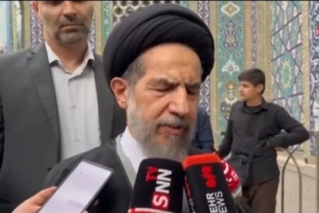 ابوترابی‌فرد: رهبر شهید نماد تواصی به حق و صبر بود