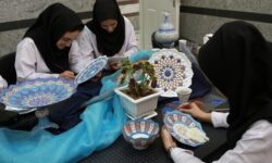 اجرای مرحله دوم حمایت معیشتی از زنان آسیب‌دیده بازارچه جنت