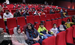 ارائه بلیت رایگان سینما برای خانواده‌ها در روز ملی جمعیت