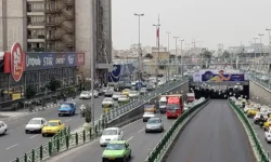 اشتباه عجیب روی بیلبورد نصب شده در خیابان‌های تهران خبرساز شد+ عکس