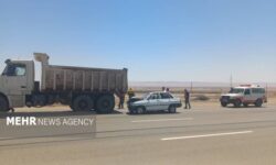 برخورد پراید و کامیون راهداری محور آرادان- سرخه؛ ۴ نفر مصدوم شدند