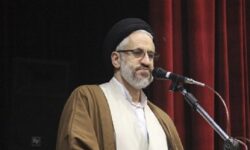 حضور مردم در صحنه زمینه ساز پیروزی مستضعفین بر مستکبران است