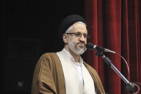 حضور مردم در صحنه زمینه ساز پیروزی مستضعفین بر مستکبران است
