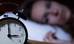 خطرات پنهان آزمایش‌های آلزایمر برای زنان