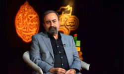 دایره را تنگ کنیم آنها که دلسوز وطن نیستند روایتگر می‌شوند!