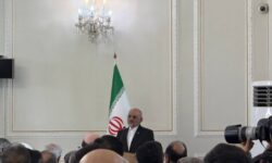 دستگاه دیپلماسی بار سنگین تحقق آمال ملت را بر دوش می‌کشد