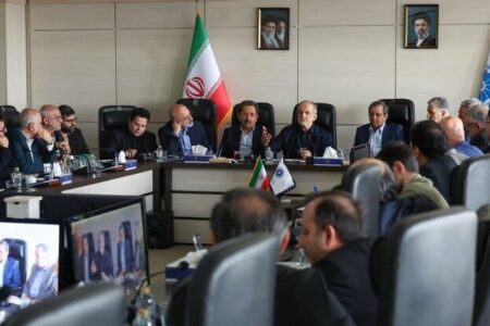 دولت موظف به پشتیبانی تولیدکنندگان، صادرکنندگان و کارآفرینان است