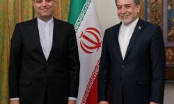 دیدار سفیر جدید ایران در ویتنام با وزیر امور خارجه