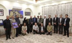دیدار معاون فرهنگی دانشگاه آزاد با خانواده و مادر مکرم شهیدان پاکپور