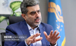 روایت آقای مدیر از «شوک‌های بزرگ»؛ هنرمندان را با عملکردشان قضاوت کنیم