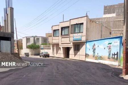 عملیات آسفالت معابر کنگاور با سرعت ادامه دارد