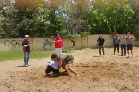 قهرمانی بروجرد در مسابقات کشتی ساحلی نوجوانان لرستان