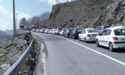 مسیر جنوب به شمال جاده چالوس مسدود شد؛ تردد سنگین در هراز