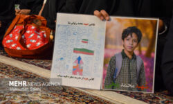 «من ایران را دوست دارم» آخرین مشق  یکی از کودکان شهیدِ مدرسه میناب