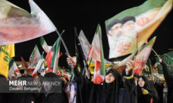 میدان داری مشهدی ها در شب شهادت امام جواد(ع)