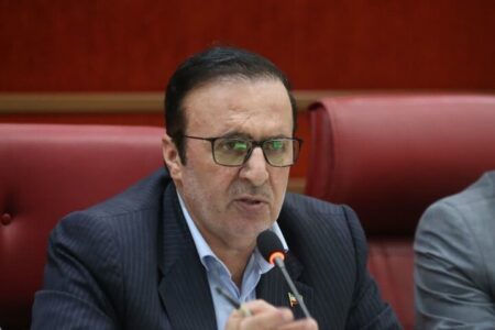 نخواندن تاریخ جامعه را در برابر تهاجم فرهنگی آسیب‌پذیر می‌کند
