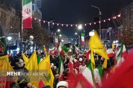 هشتادو نهمین شب حضور مردم زنجان در صحنه دفاع از حریم ولایت و وطن