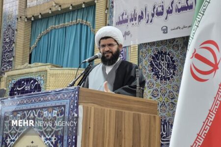 هشدار امام جمعه پاکدشت: تا ۱۴۱۵ رشد جمعیت ایران به صفر می‌رسد