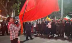 هیئت‌های حسینی تبریز همچنان پای کار انقلاب ایستاده‌اند