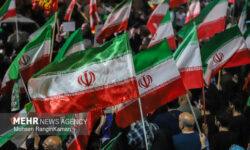 وقتی همه پای کار وطن هستند؛ کدام خوانندگان در میدان خواندند؟