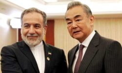 پکن: عراقچی و وانگ یی دیدار می‌کنند