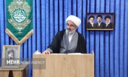 امام جمعه سمنان: شب‌های اقتدار متناسب با فرهنگ هر شهرستان طراحی شود