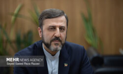 ایران به راهبرد خود برای اعمال حقوق حاکمیتی بر تنگه هرمز ادامه می‌دهد