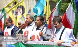 تجدید میثاق کفن پوشان ورامینی با امام شهید در میدان فلسطین تهران