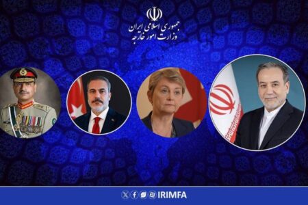 تماس‌های عراقچی با وزرای خارجه انگلیس، ترکیه و فرمانده ارتش پاکستان
