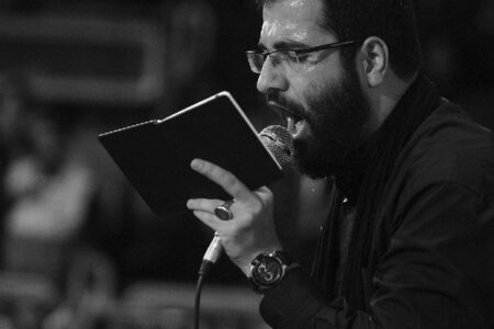 حسین سیب سرخی به سوگ مادر نشست